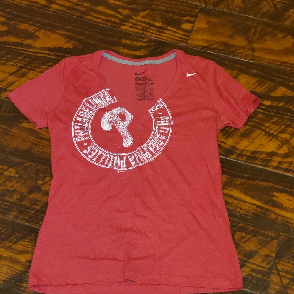 Nike Women's Large Red Slim Fit V-Neck T-shirt